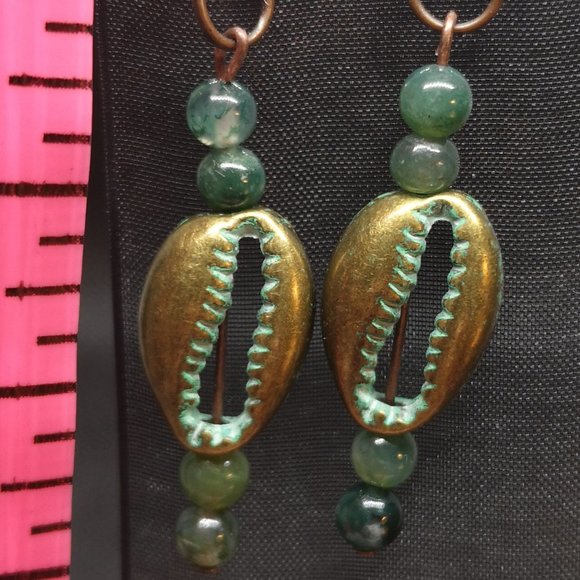 NEW - Handmade One-of-a-Kind Seashell Earrings with Green Jasper Beads - Picture 3 of 3